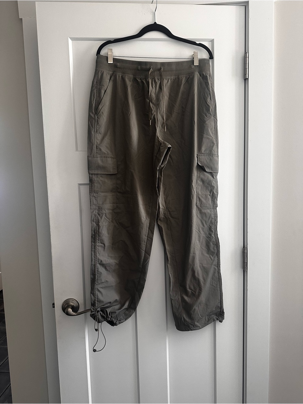 Avia Taupe Cargo Drawstring Pants, size large